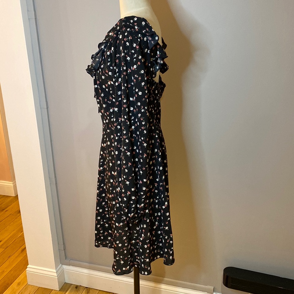 Boohoo Size 12 Black Ditsy Floral Print Mini Dress Front Lace-Up Neckline - Picture 4 of 6